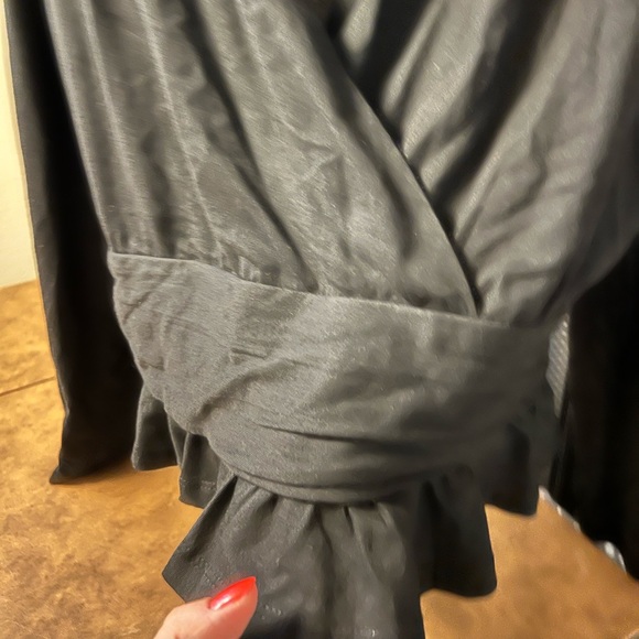 Banana Republic Medium Long Sleeve Faux Wrap Gathers @ Peplum Waist & Shoulders - Picture 4 of 7